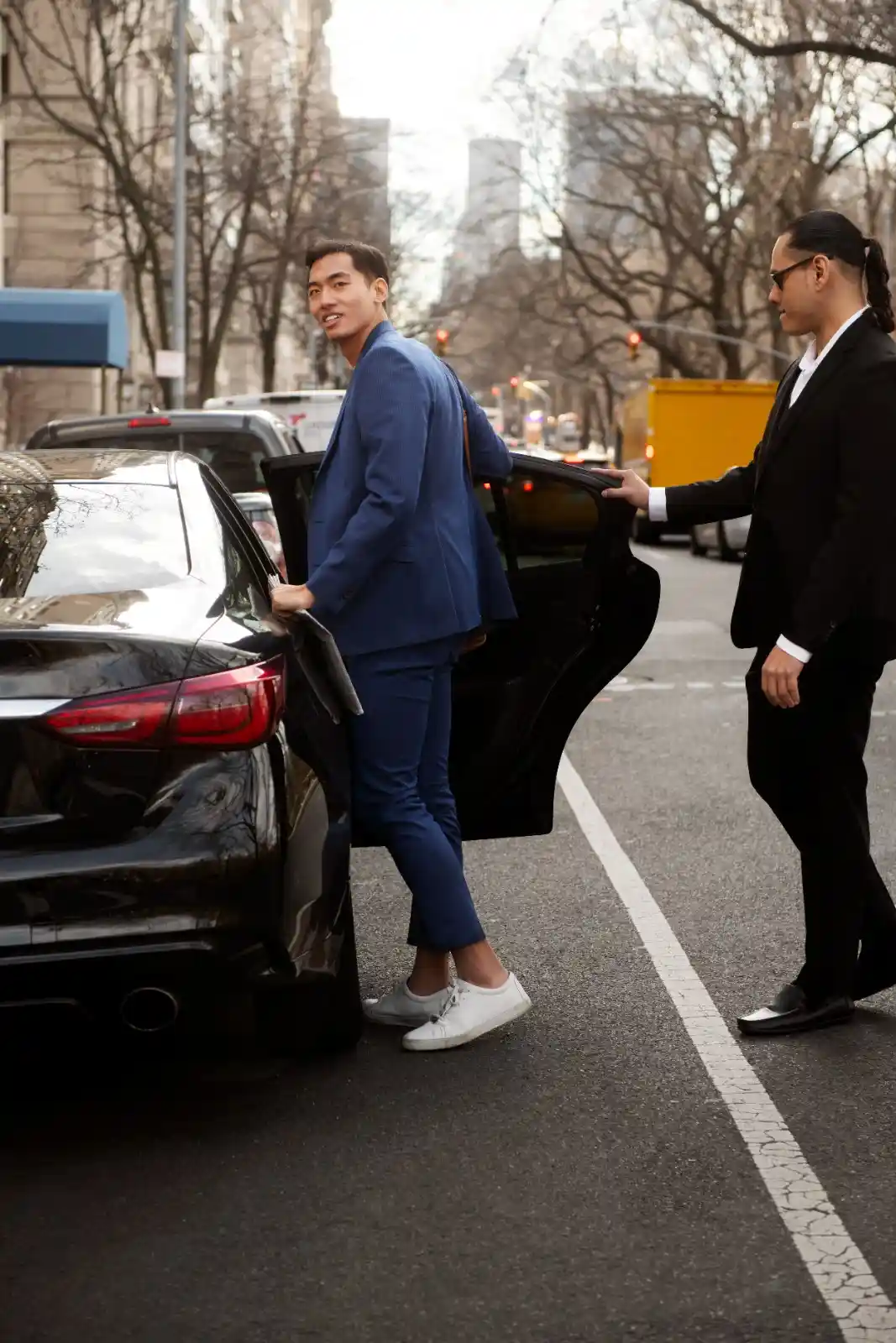 Happy customers enjoying London transfer